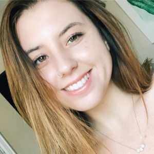 Meet your Posher, Alexis